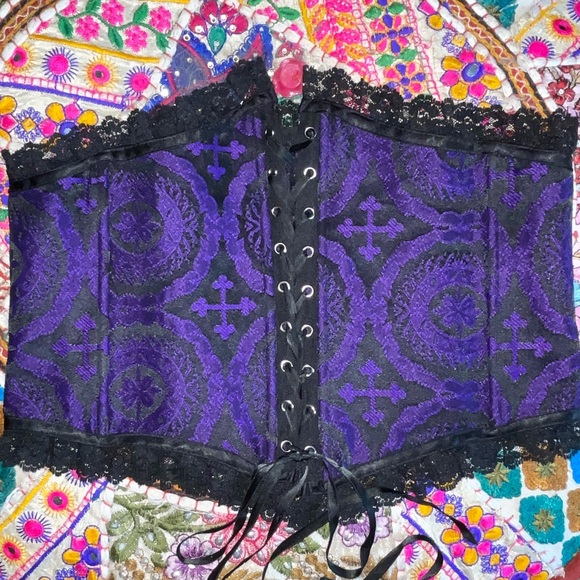 Vintage 99s y2k Goth Brocade purple cross cincher - Picture 7 of 7